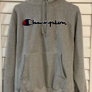 Men’s size medium Champion hoodie sweatshirt in great condition. Open to offers.